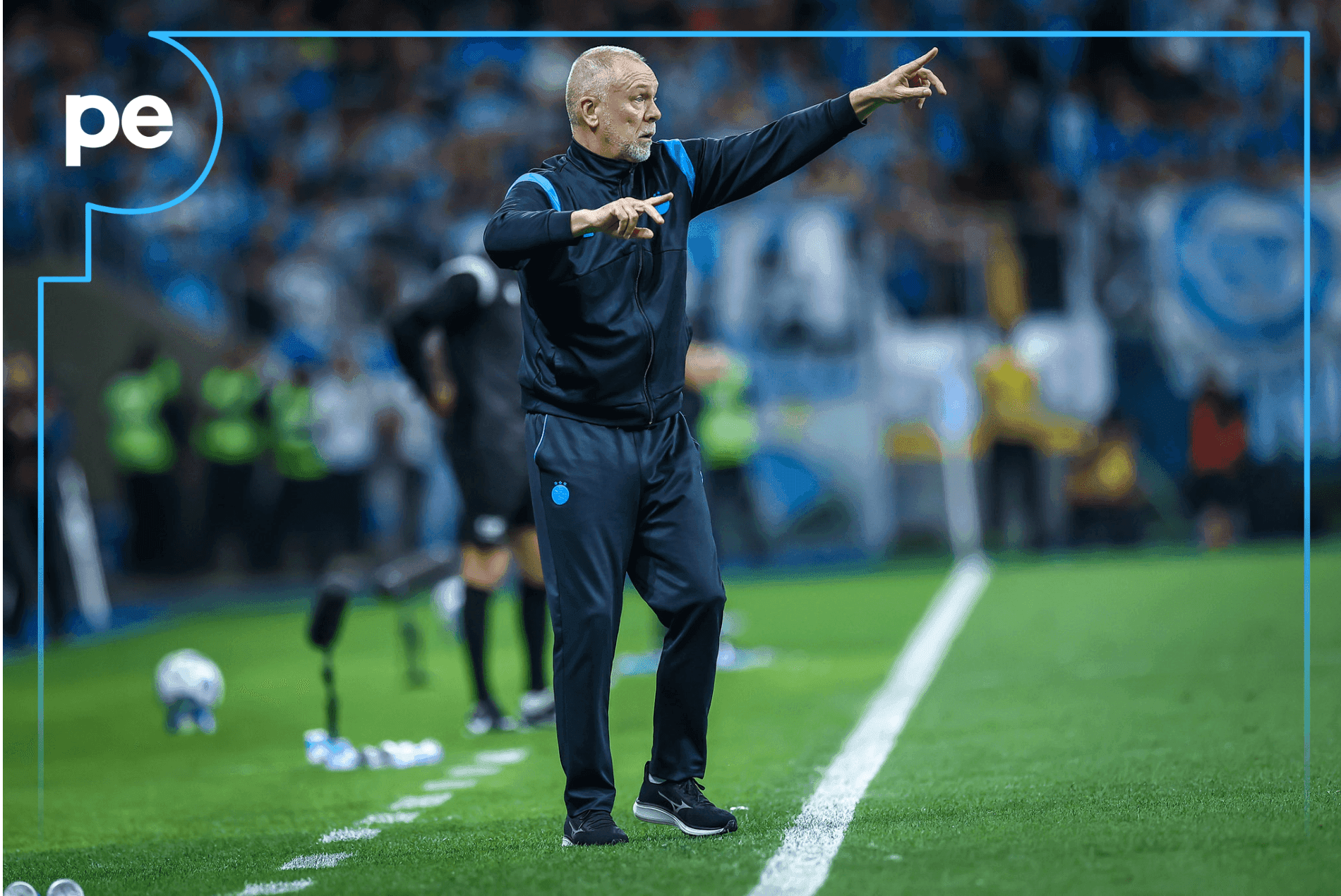 Mano Menezes DESPISTA sobre renovação e diz que SÓ VERÁ isso após o Brasileirão