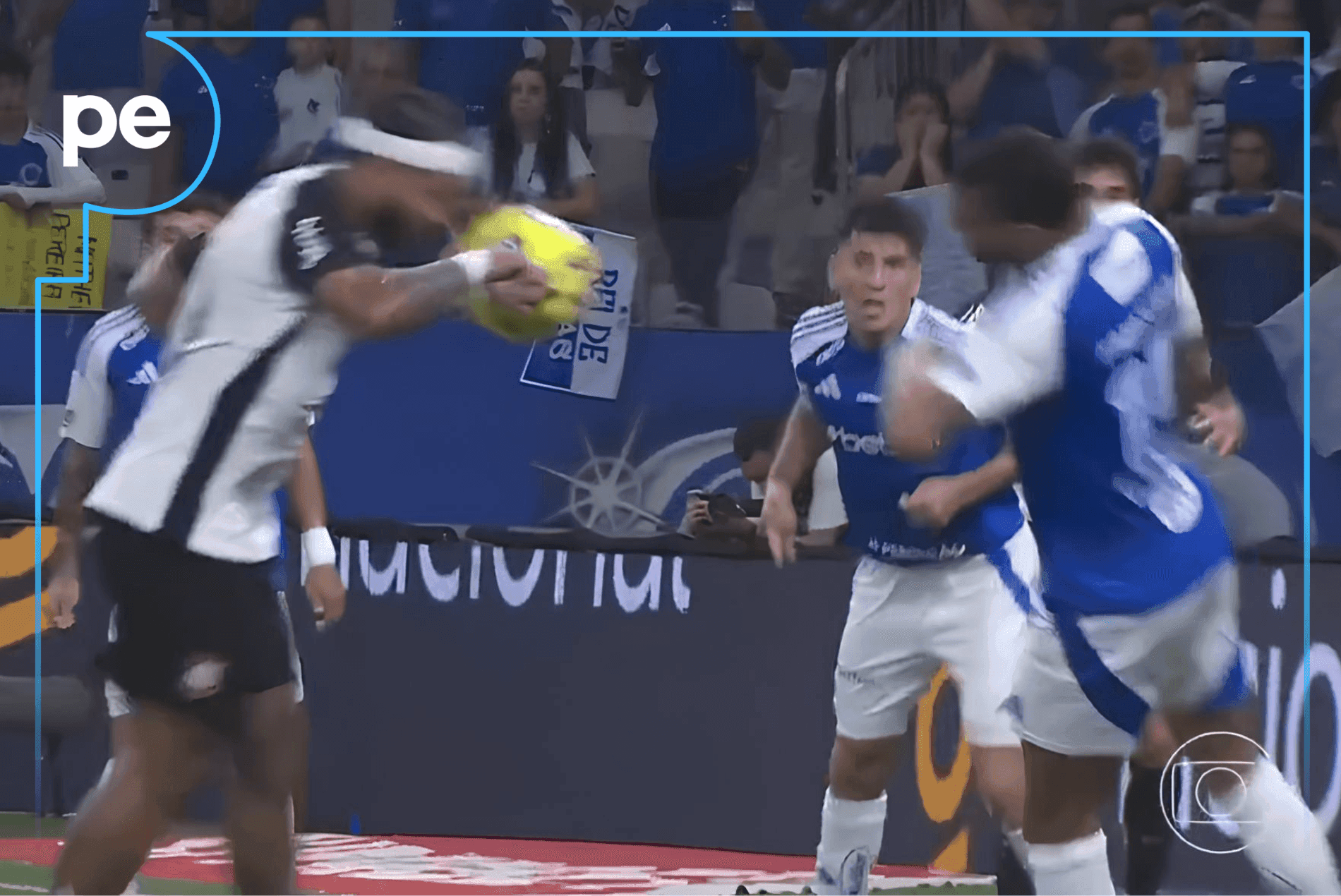 DIVULGADO ÁUDIO DO VAR sobre possível TOQUE DE MÃO em gol de MEMPHIS; ouça